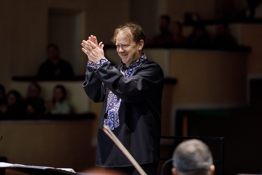 Music Louder Than Guns: Stephen Dominic Ellery on Conducting in Dnipro and Bringing Ukrainian Music to the World 7 Stephen Dominic Ellery conducting a concert in Dnipro